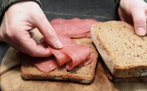 高級ハムソーセージの試食セットはどこで販売しているの？