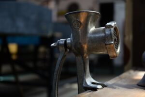 粗挽きと絹挽きの違いは？ソーセージ選びで失敗しないために知っておきたいポイントとは！